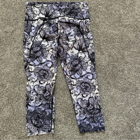 LULULEMON FAST AND FREE CROP II TIGHT NULUX TIGHTS LILAC FLORAL size 8 - Picture 8 of 9